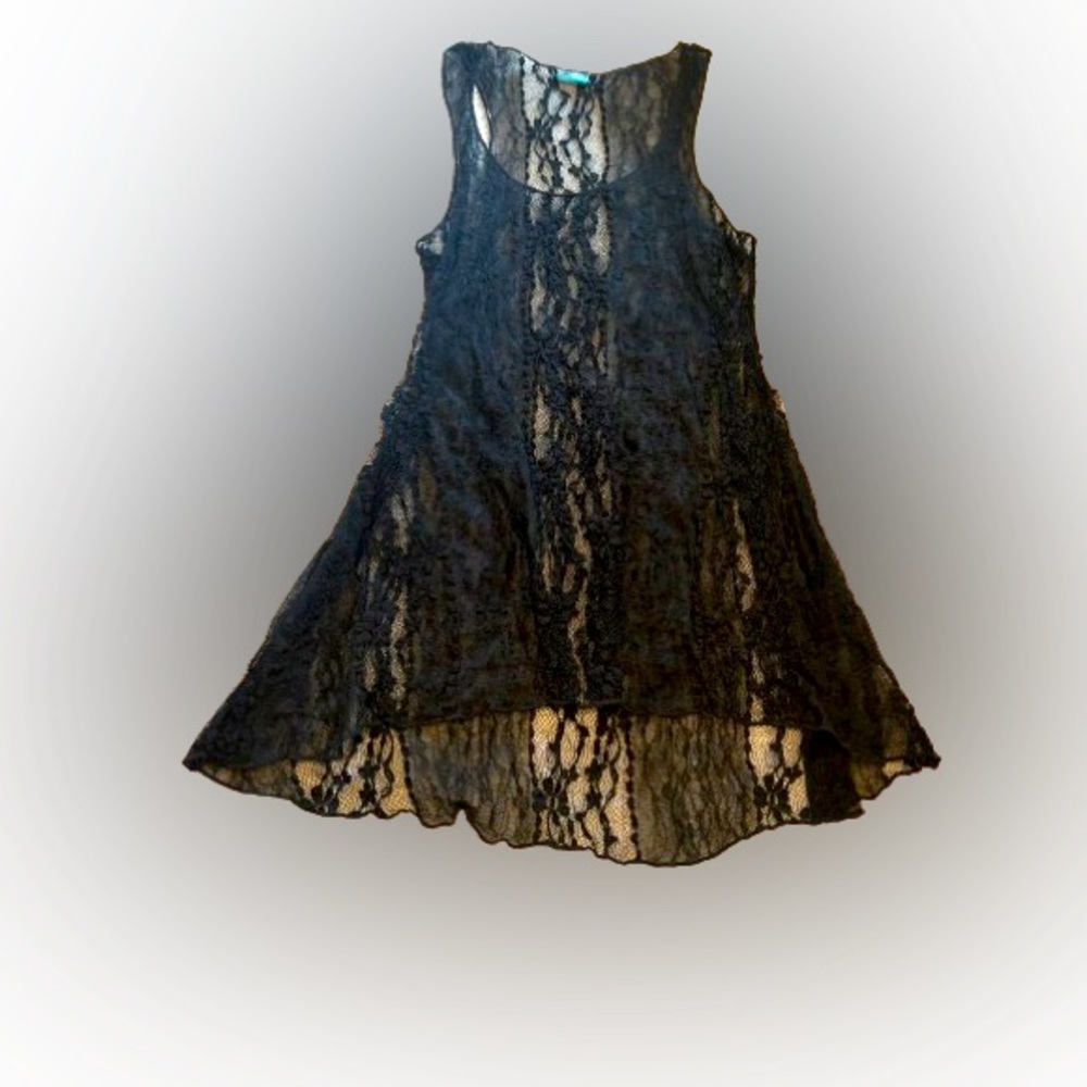 Black lace sleeveless top